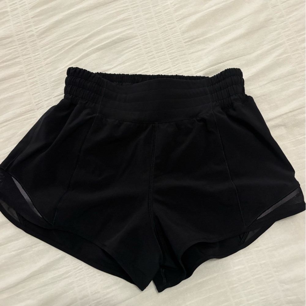 lululemon black hottie hot shorts size 4